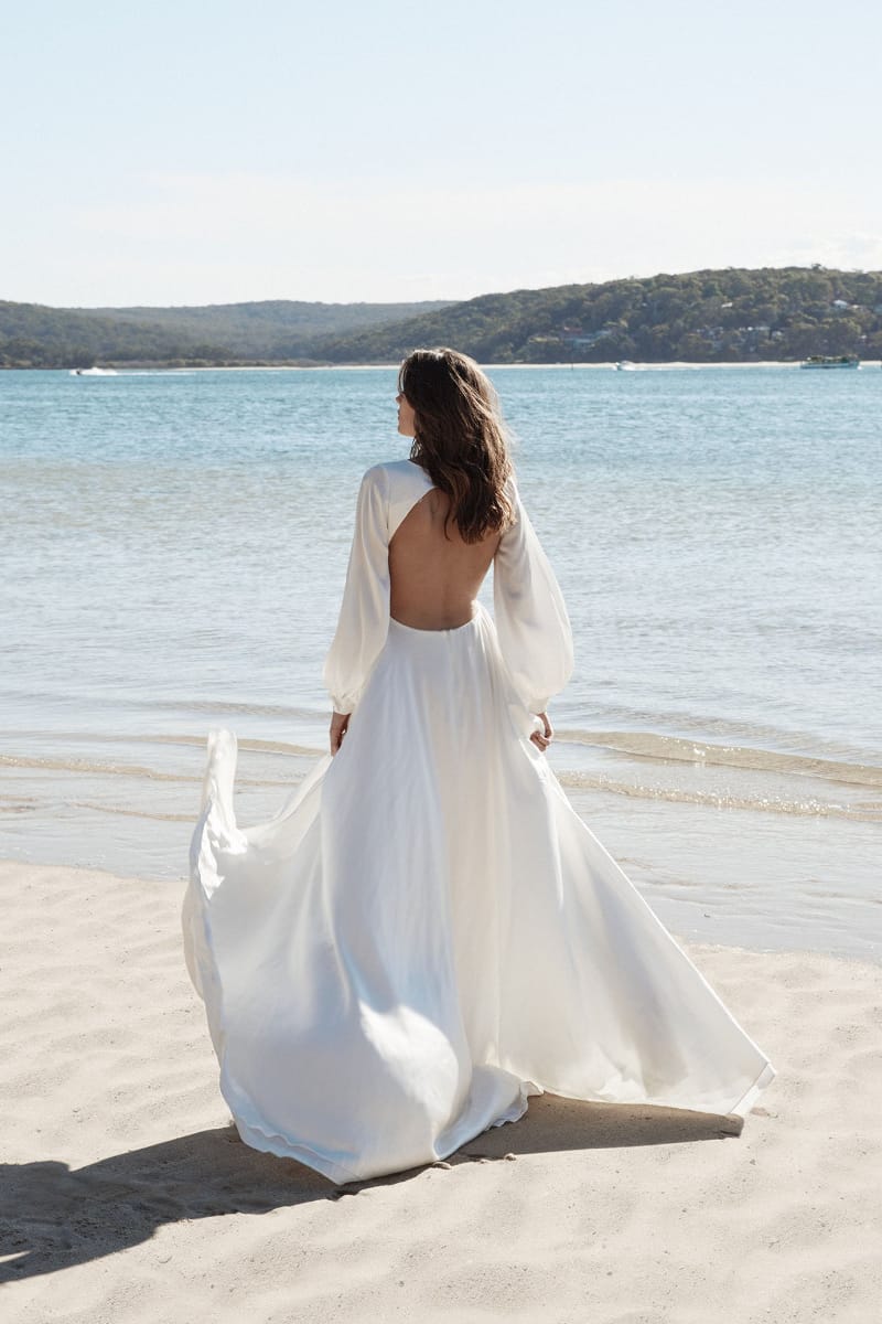 robe de mariée And For Love disponible chez Melody Nelson à Erpent, Namur, Belgique