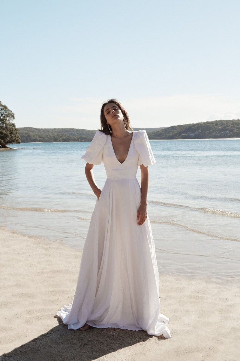 robe de mariée And For Love disponible chez Melody Nelson à Erpent, Namur, Belgique