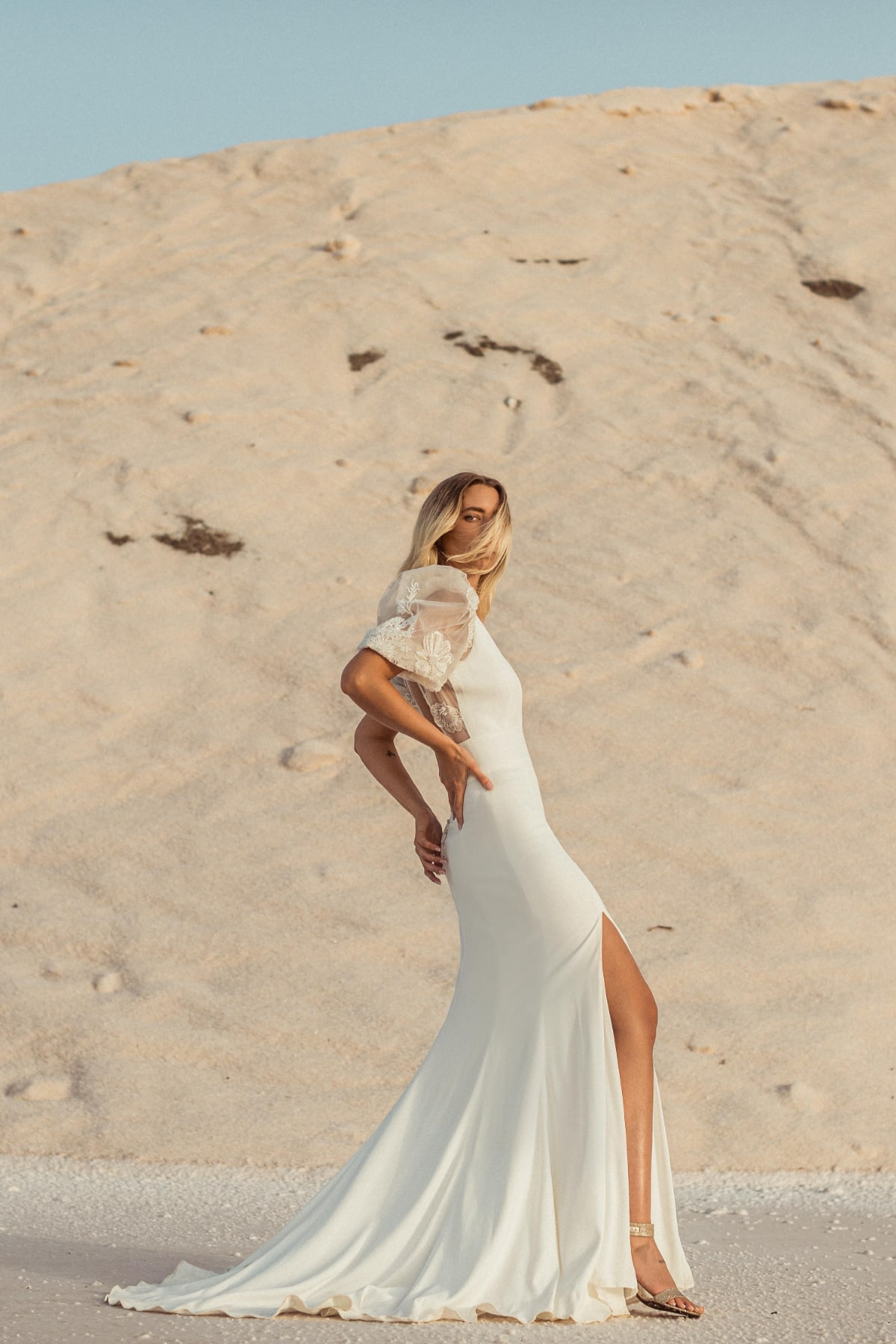 robe de mariée Caroline Takvorian disponible chez Melody Nelson à Erpent, Namur, Belgique