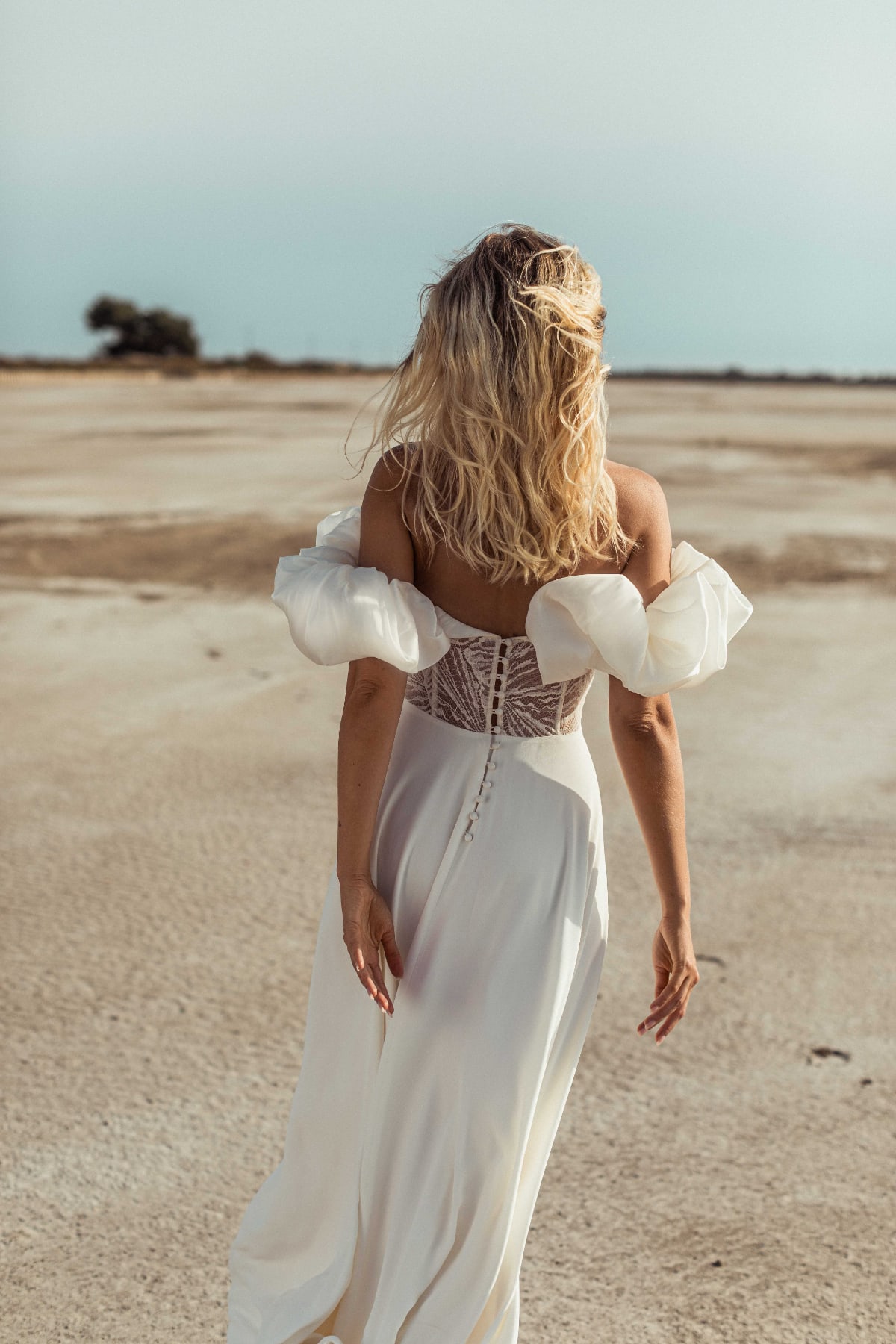 robe de mariée Caroline Takvorian disponible chez Melody Nelson à Erpent, Namur, Belgique