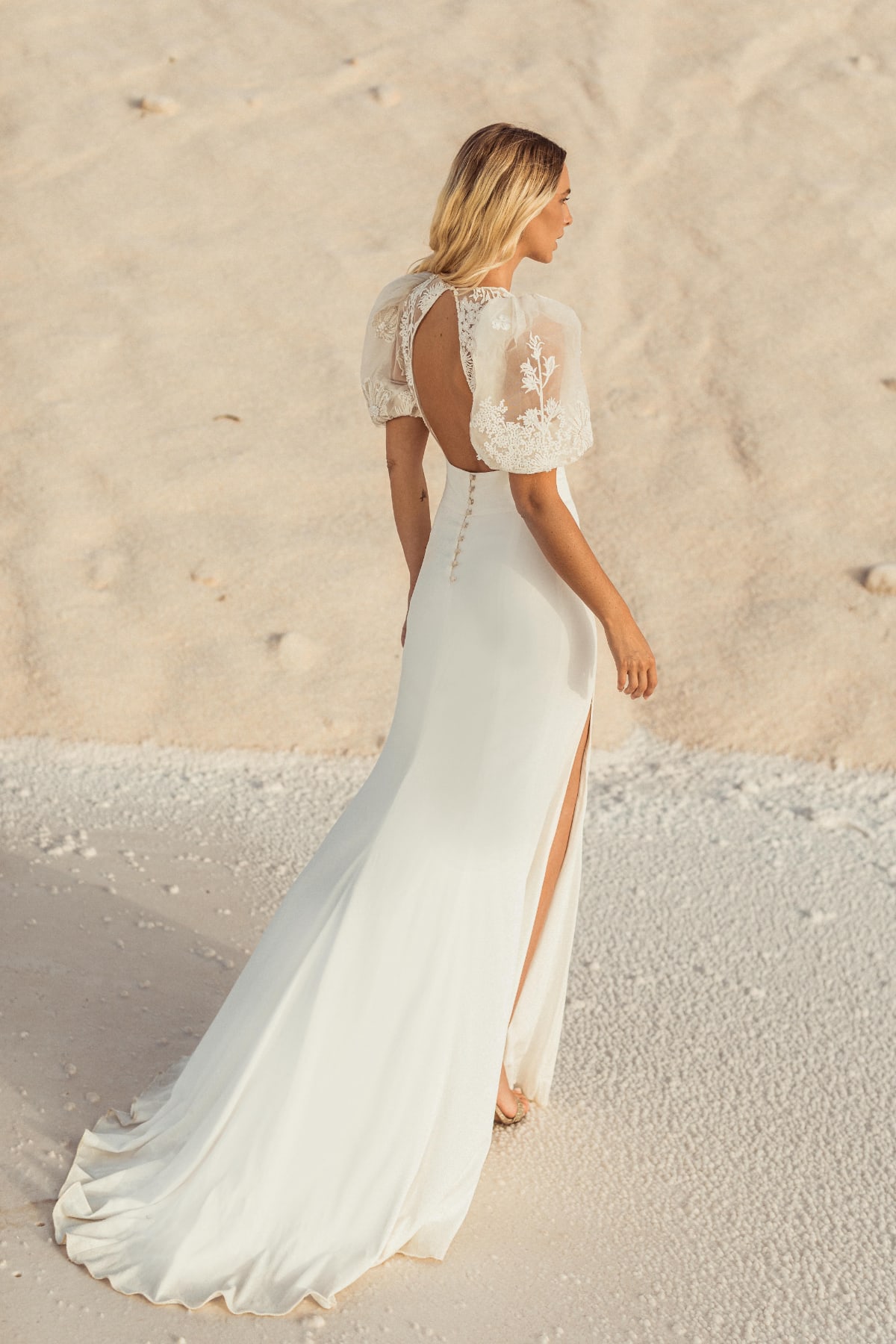 robe de mariée Caroline Takvorian disponible chez Melody Nelson à Erpent, Namur, Belgique