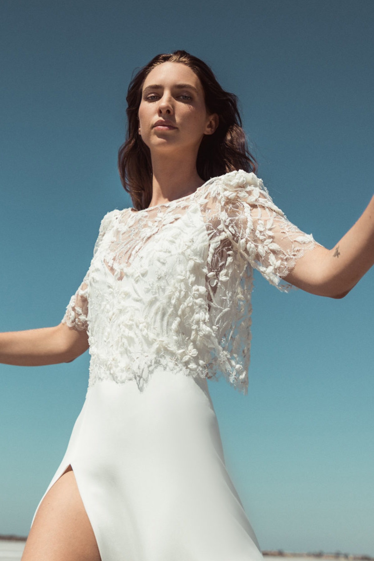 robe de mariée Caroline Takvorian disponible chez Melody Nelson à Erpent, Namur, Belgique