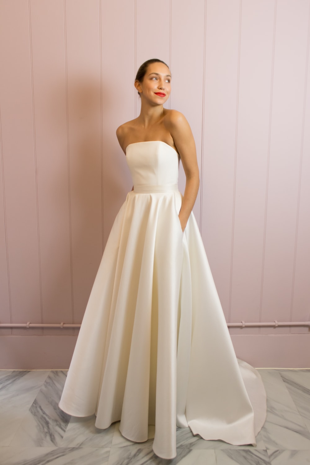 robe de mariée Halfpenny London disponible chez Melody Nelson à Erpent, Namur, Belgique