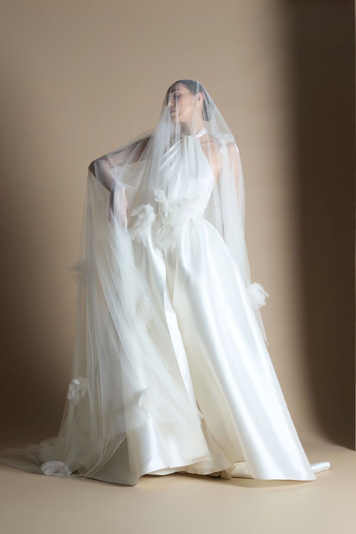 robe de mariée Halfpenny London disponible chez Melody Nelson à Erpent, Namur, Belgique