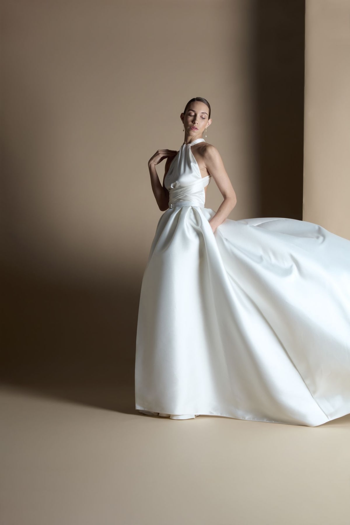robe de mariée Halfpenny London disponible chez Melody Nelson à Erpent, Namur, Belgique