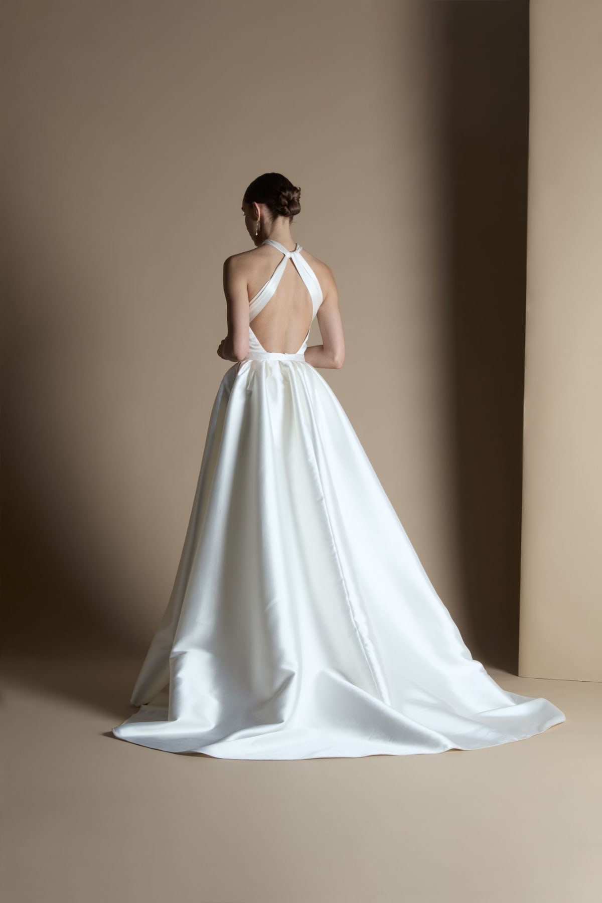 robe de mariée Halfpenny London disponible chez Melody Nelson à Erpent, Namur, Belgique