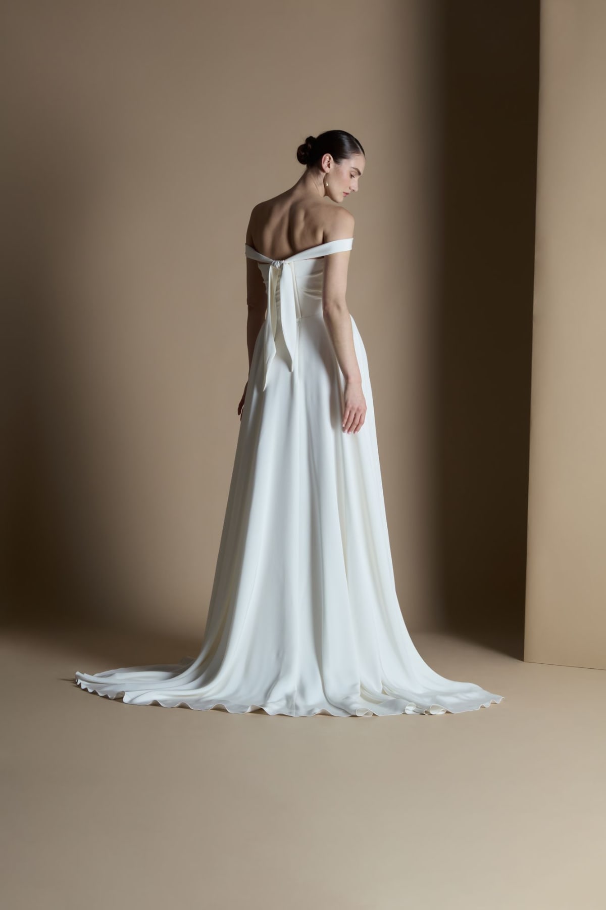 robe de mariée Halfpenny London disponible chez Melody Nelson à Erpent, Namur, Belgique