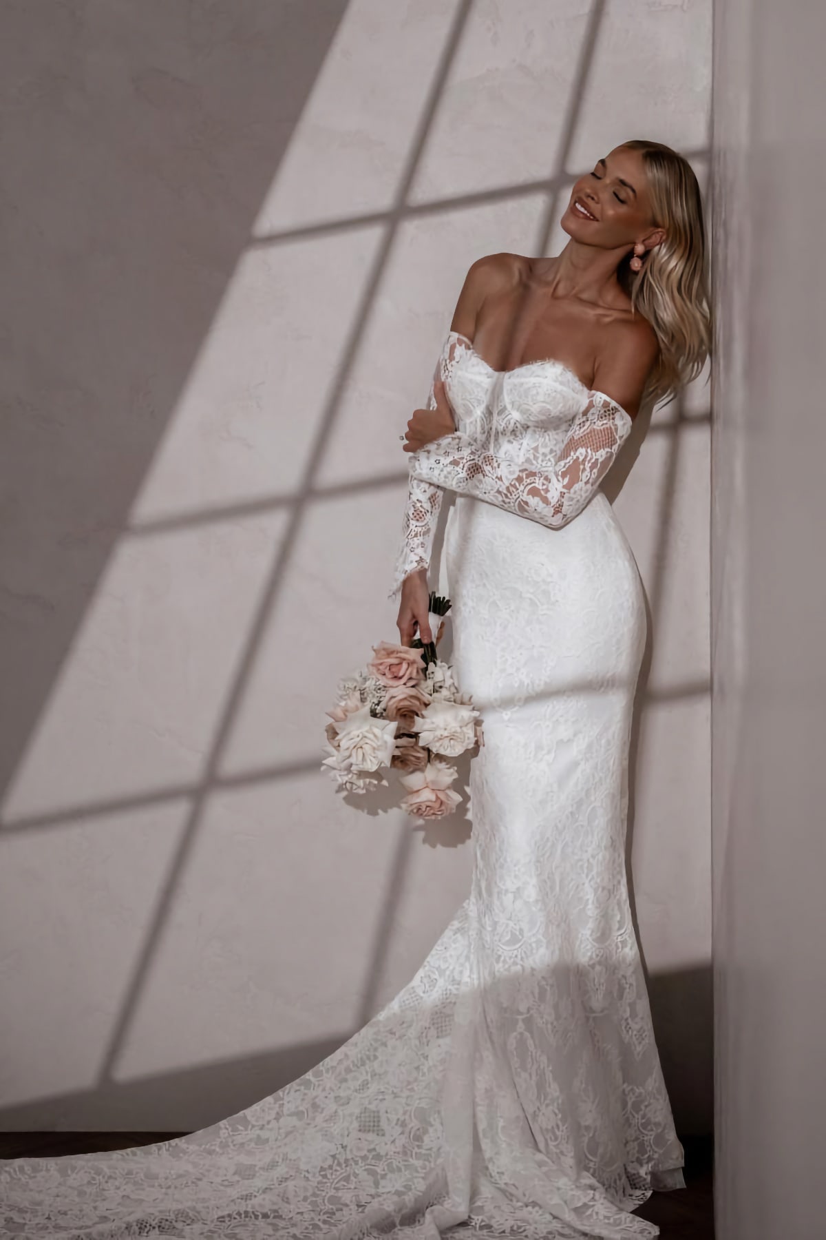 robe de mariée Made with Love disponible chez Melody Nelson à Erpent, Namur, Belgique