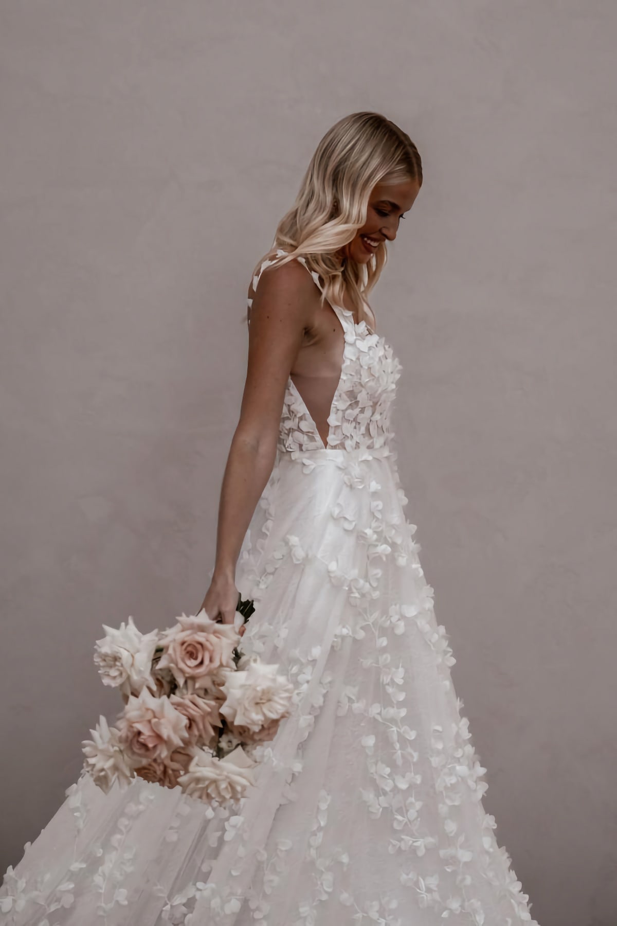 robe de mariée Made with Love disponible chez Melody Nelson à Erpent, Namur, Belgique