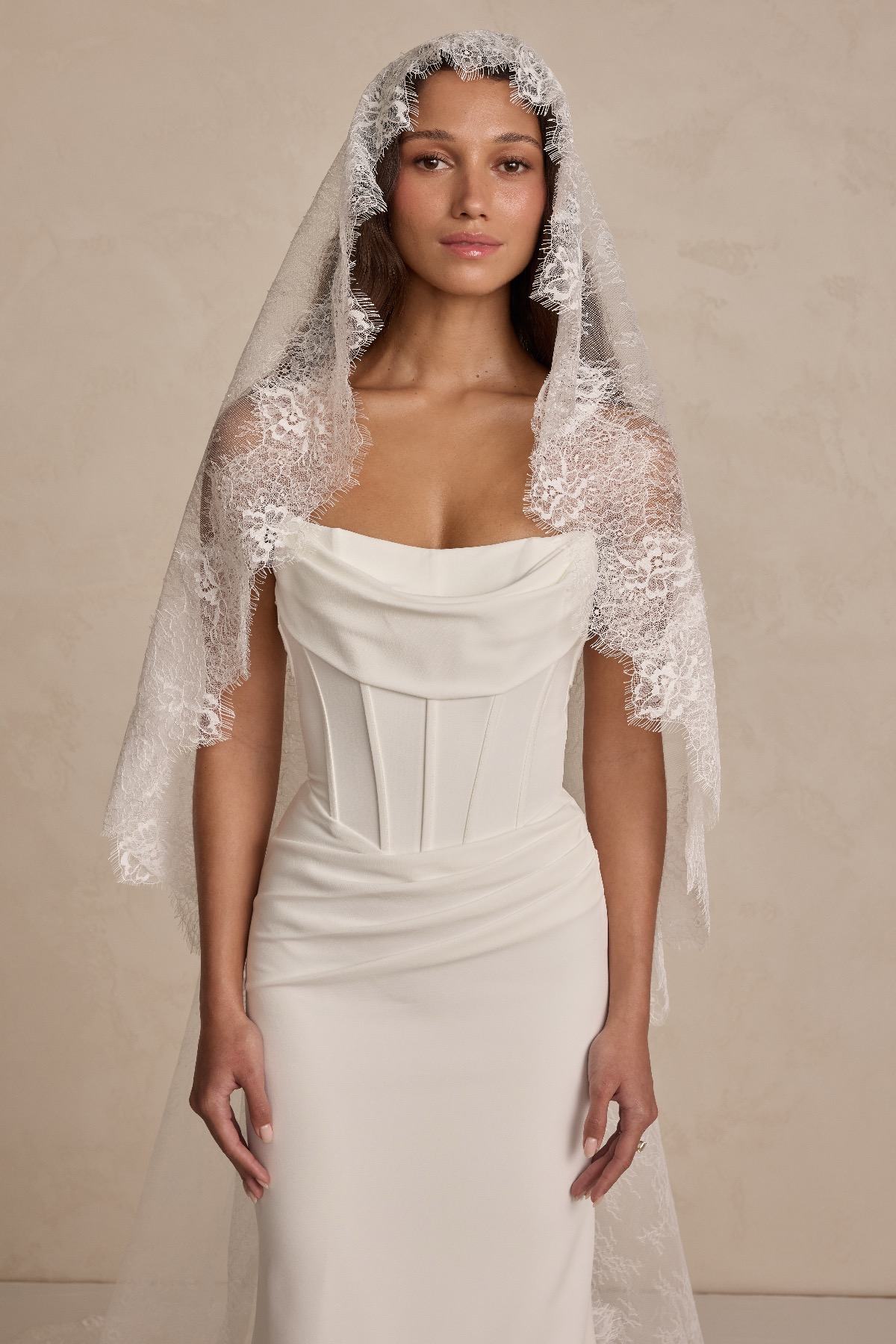 robe de mariée Made with Love disponible chez Melody Nelson à Erpent, Namur, Belgique