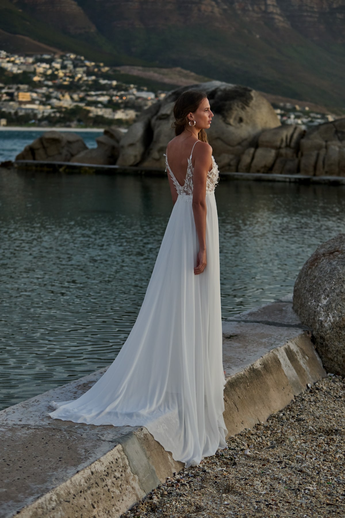 robe de mariée Rembo Styling disponible chez Melody Nelson à Erpent, Namur, Belgique