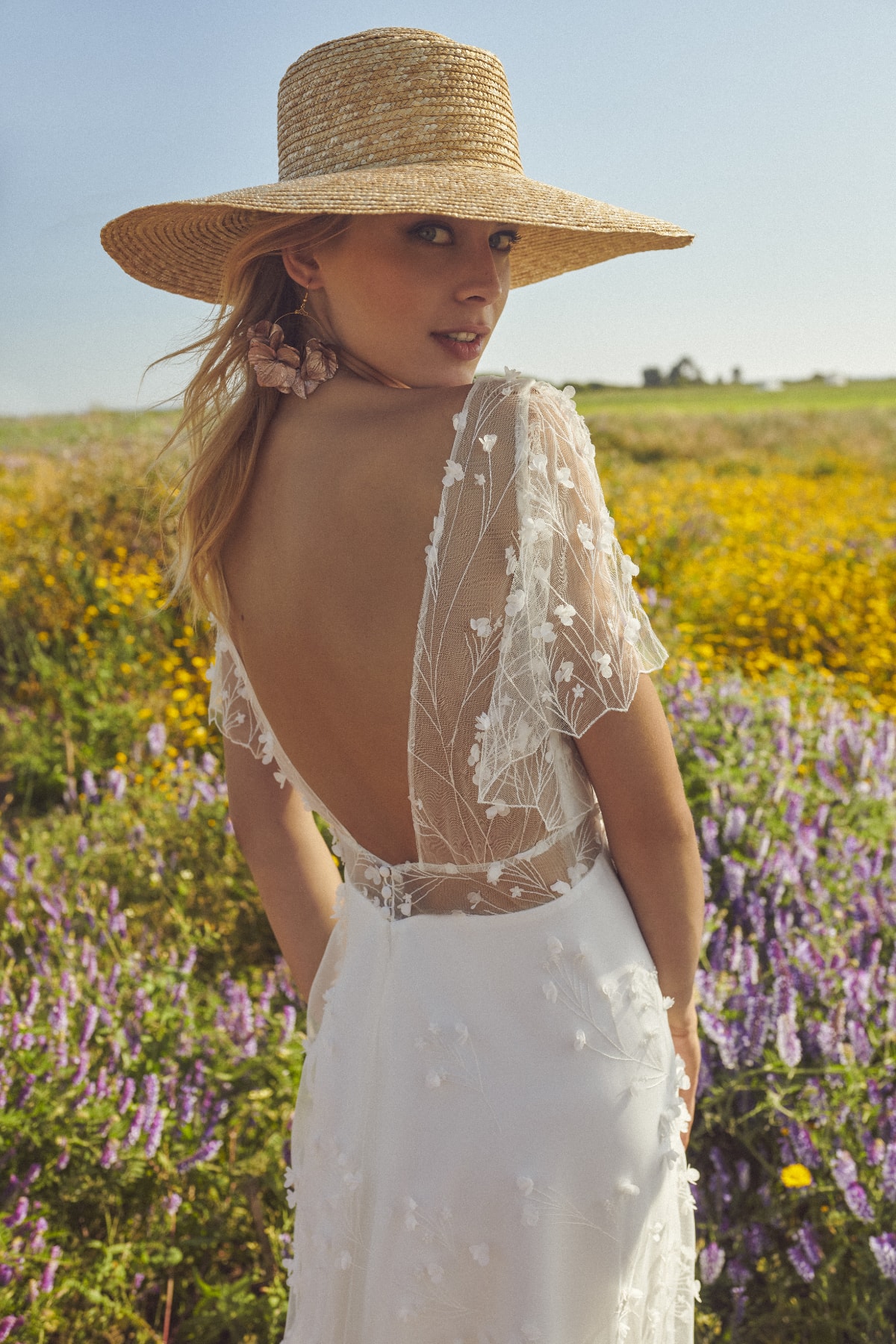 robe de mariée Rembo Styling disponible chez Melody Nelson à Erpent, Namur, Belgique