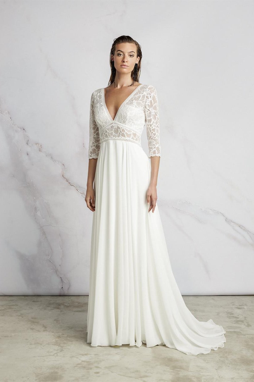 robe de mariée Rembo Styling disponible chez Melody Nelson à Erpent, Namur, Belgique