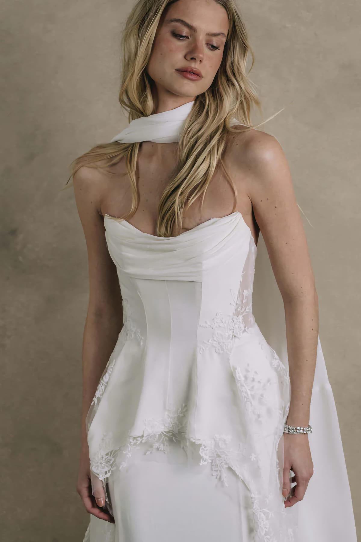 robe de mariée Rime Arodaky disponible chez Melody Nelson à Erpent, Namur, Belgique