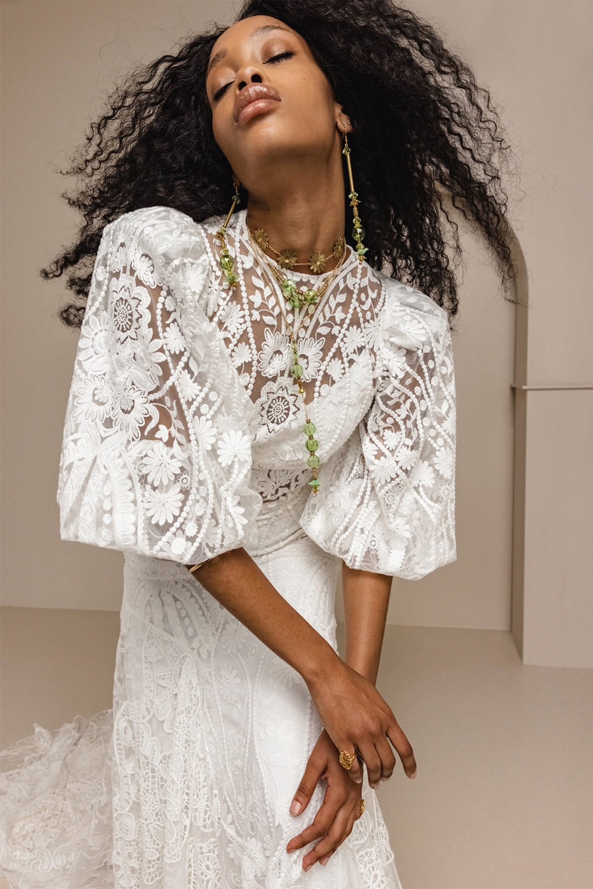 robe de mariée Rue de Seine disponible chez Melody Nelson à Erpent, Namur, Belgique